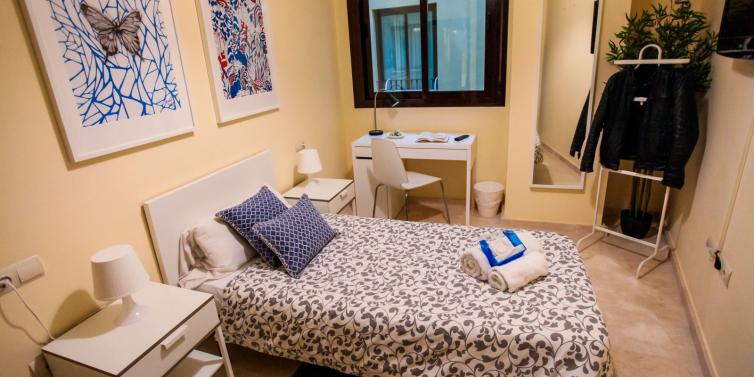 Enforex Residence Single Room 1