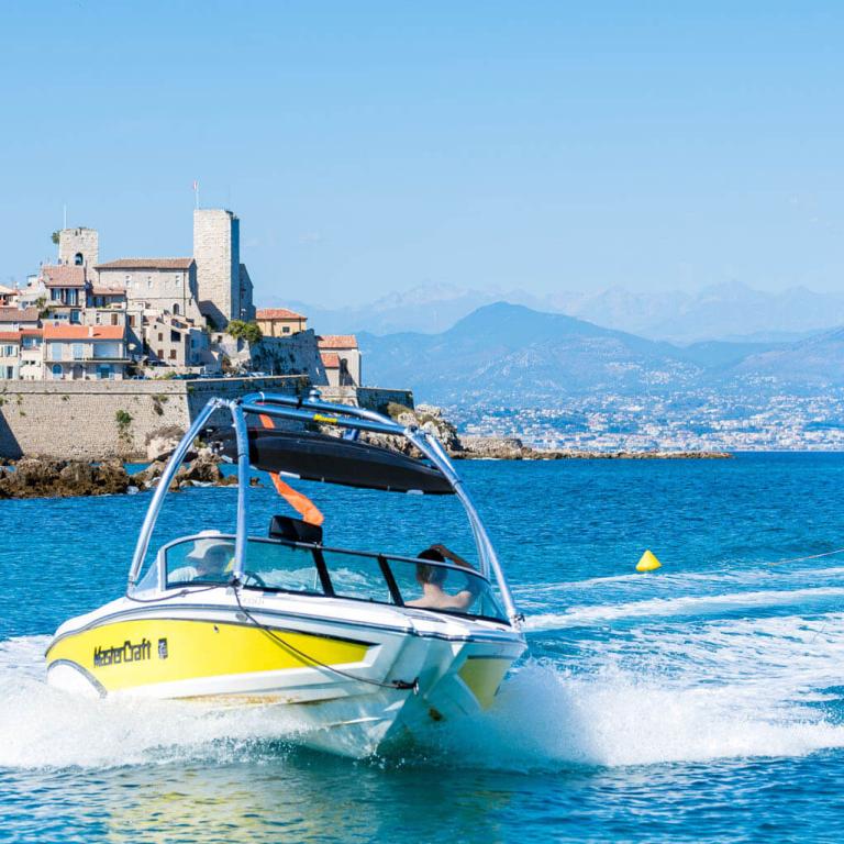 ESL Junior language courses summer premium Antibes 12 17