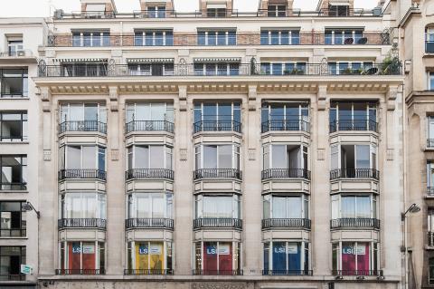 Esl languages-LSI Paris_Hero.jpg